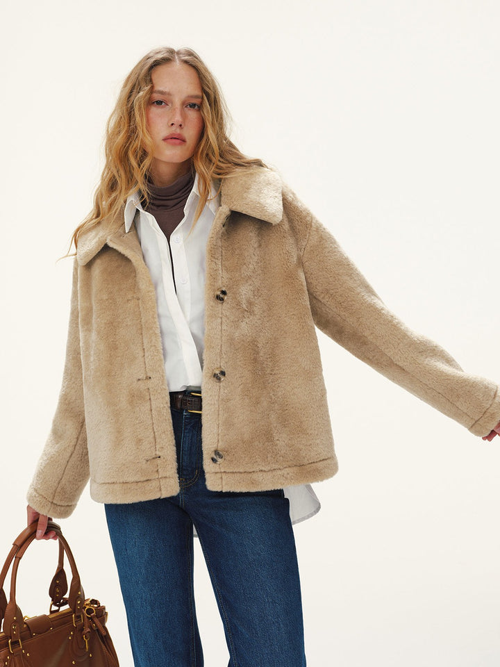 Birgitte — Teddy Jakke Dame med Bred Krage og Knapper, Motegalleriet Oslo — bilde 1