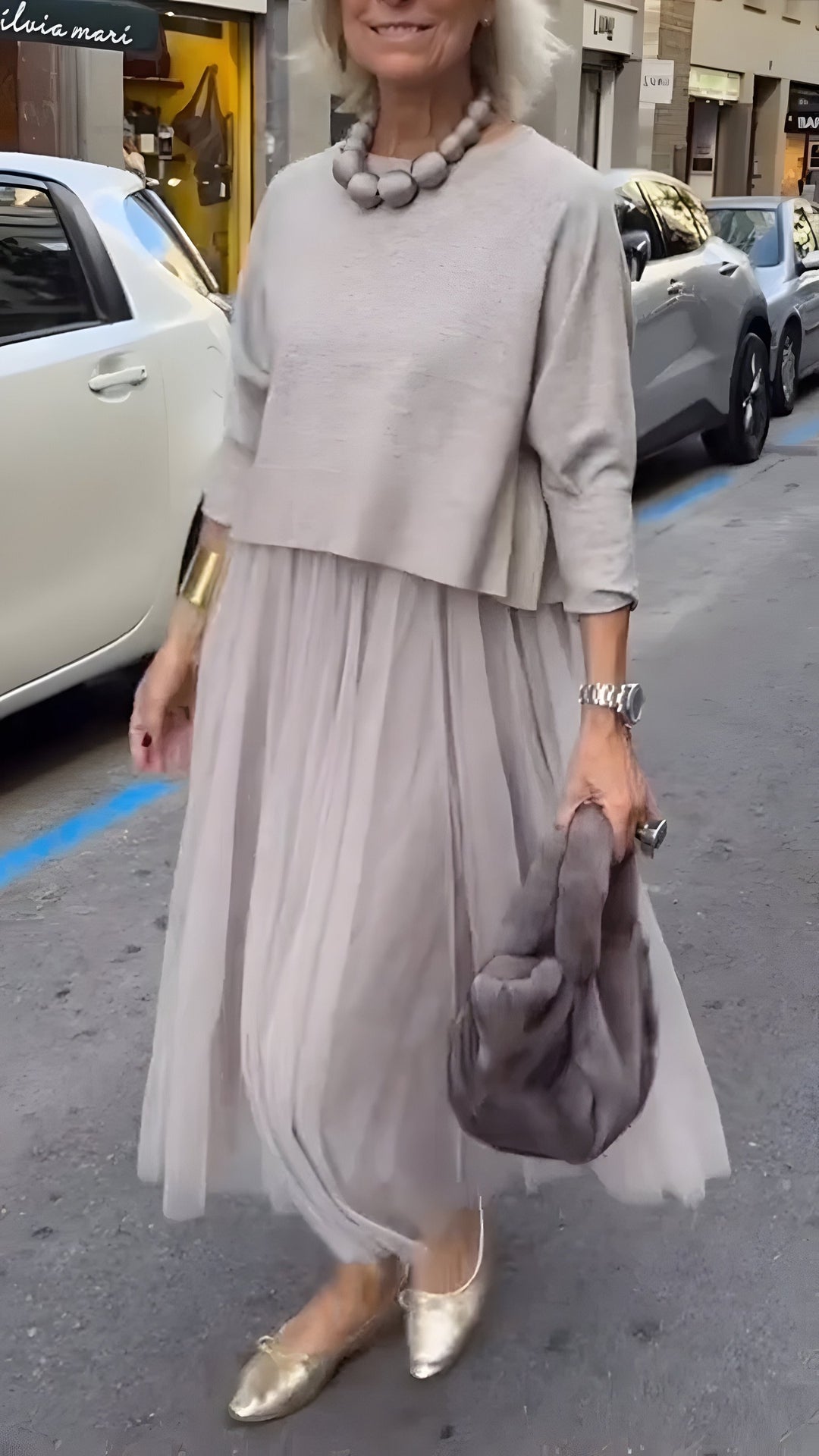 Dorthe — Elegant Midi Kjole Dame i Strikk og Sateng med Rund Hals, Motegalleriet Oslo — bilde 2