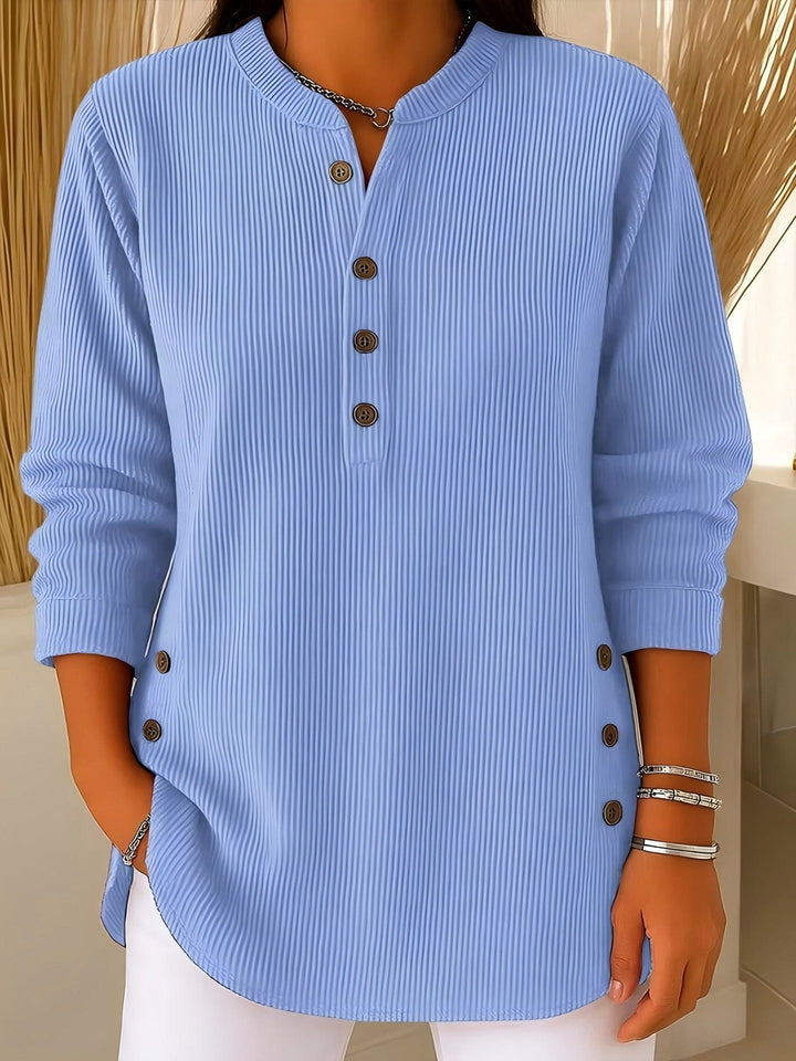 Kamilla — Ribbet Bluse Dame med V Hals og Knapper Foran, Motegalleriet Oslo — bilde 1