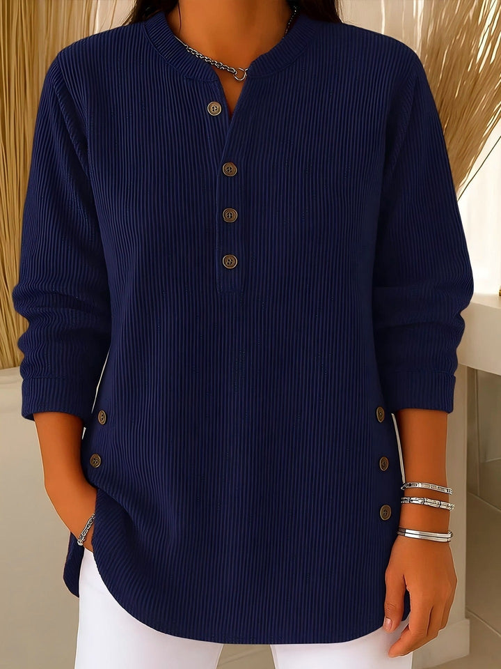 Kamilla — Ribbet Bluse Dame med V Hals og Knapper Foran, Motegalleriet Oslo — bilde 3