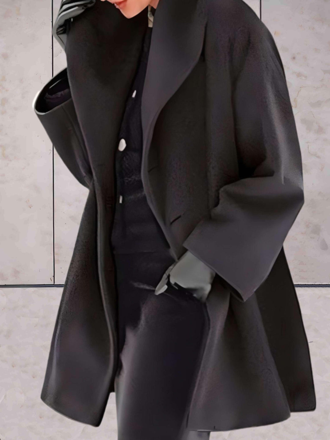 Nikoline — Oversized Vinterfrakk Dame med Bred Krage og Knapper Foran, Motegalleriet Oslo — bilde 5